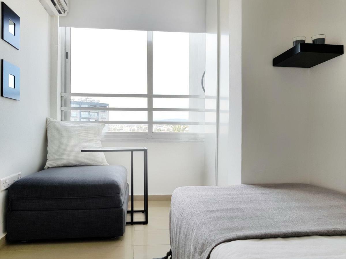 City Pearl - Modern 2 Bed Sea View Apt In City Centre リマソール エクステリア 写真