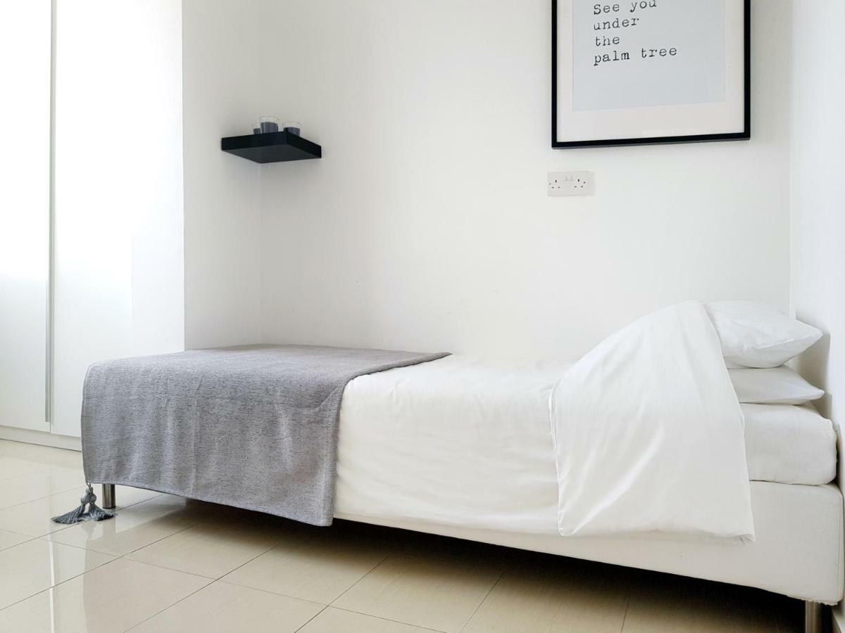 City Pearl - Modern 2 Bed Sea View Apt In City Centre リマソール エクステリア 写真